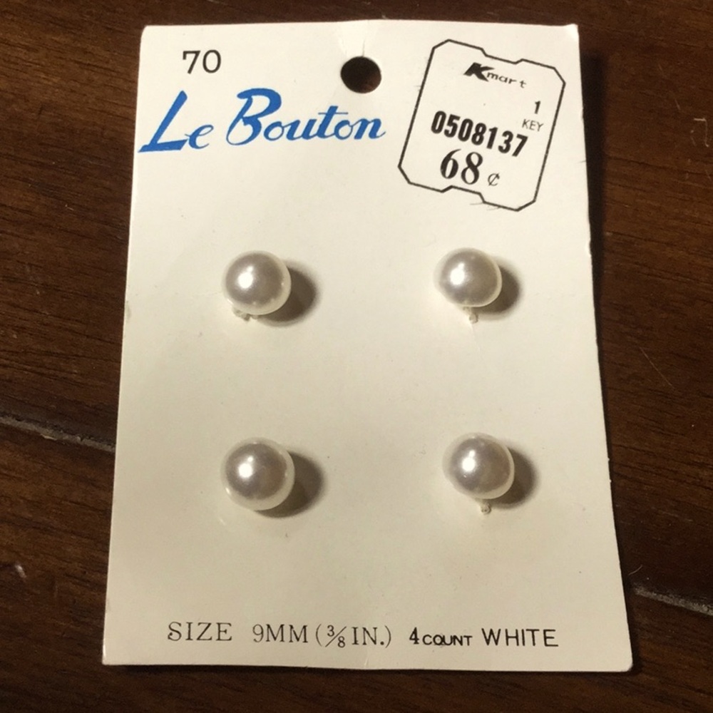 Vintage Japan made buttons Le bouton Kmart craft sewing festival